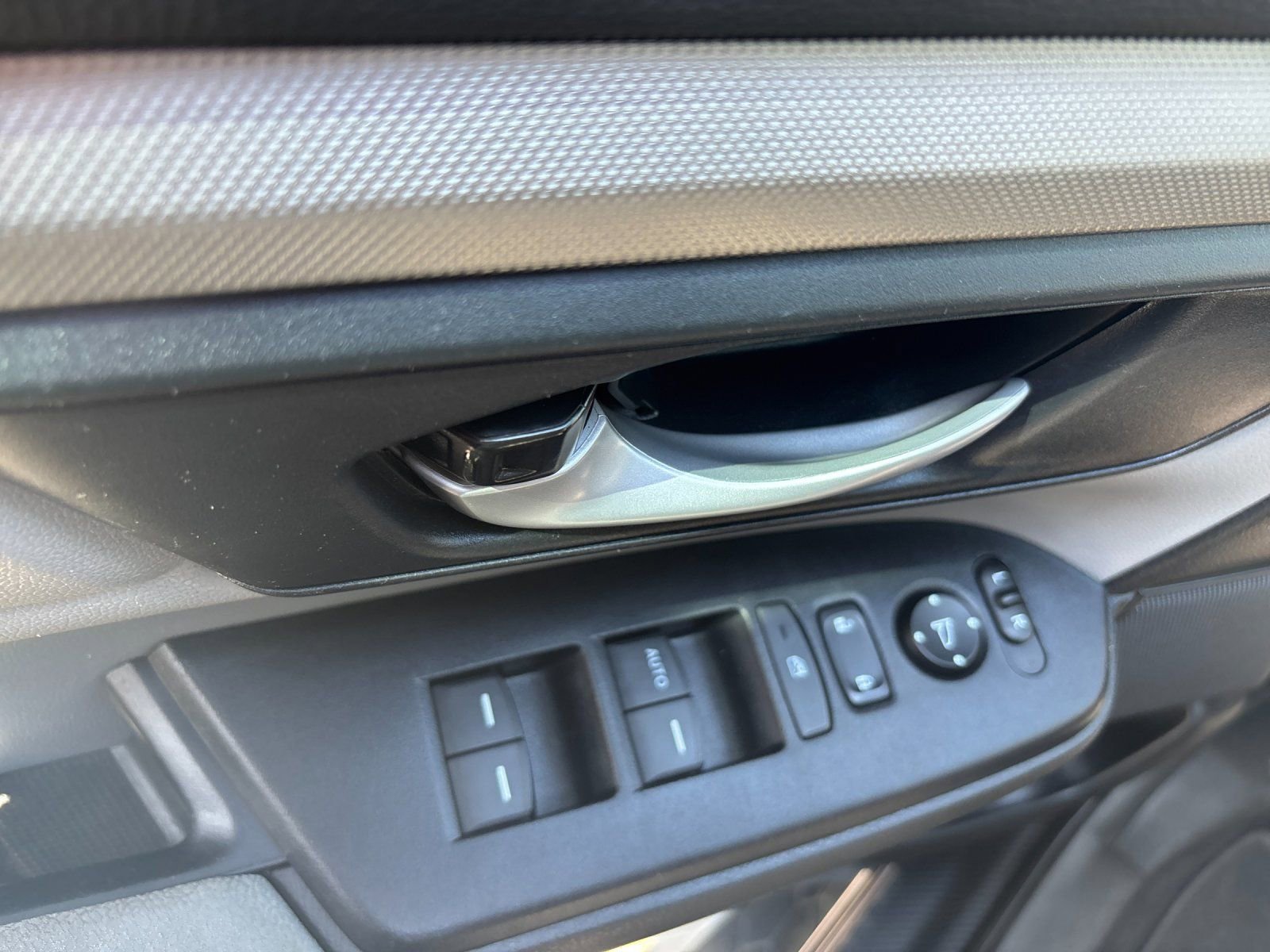 Used 2019 Honda CR-V LX image 12