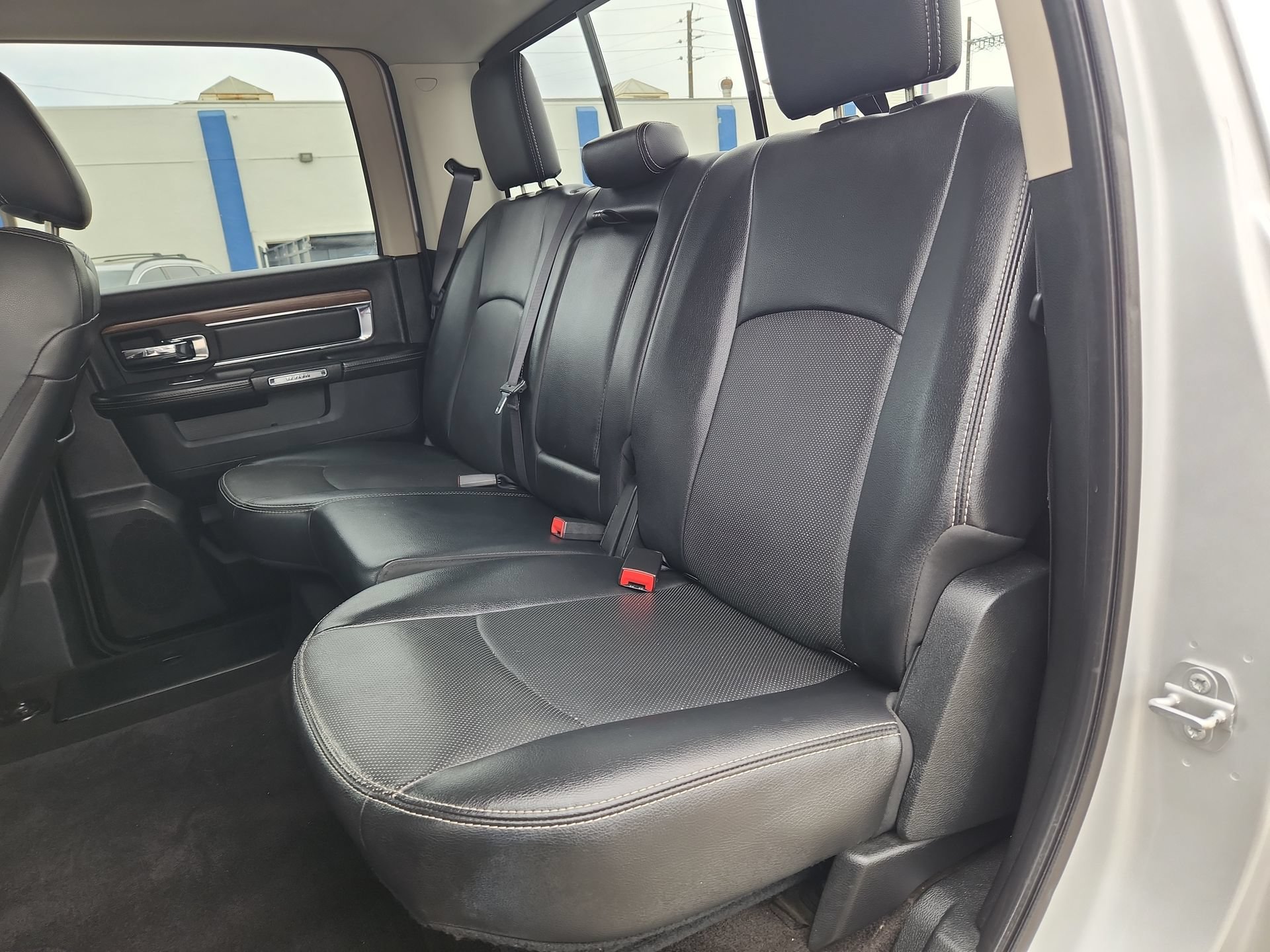 Used 2017 RAM 1500 Laramie AWD/4WD image 23