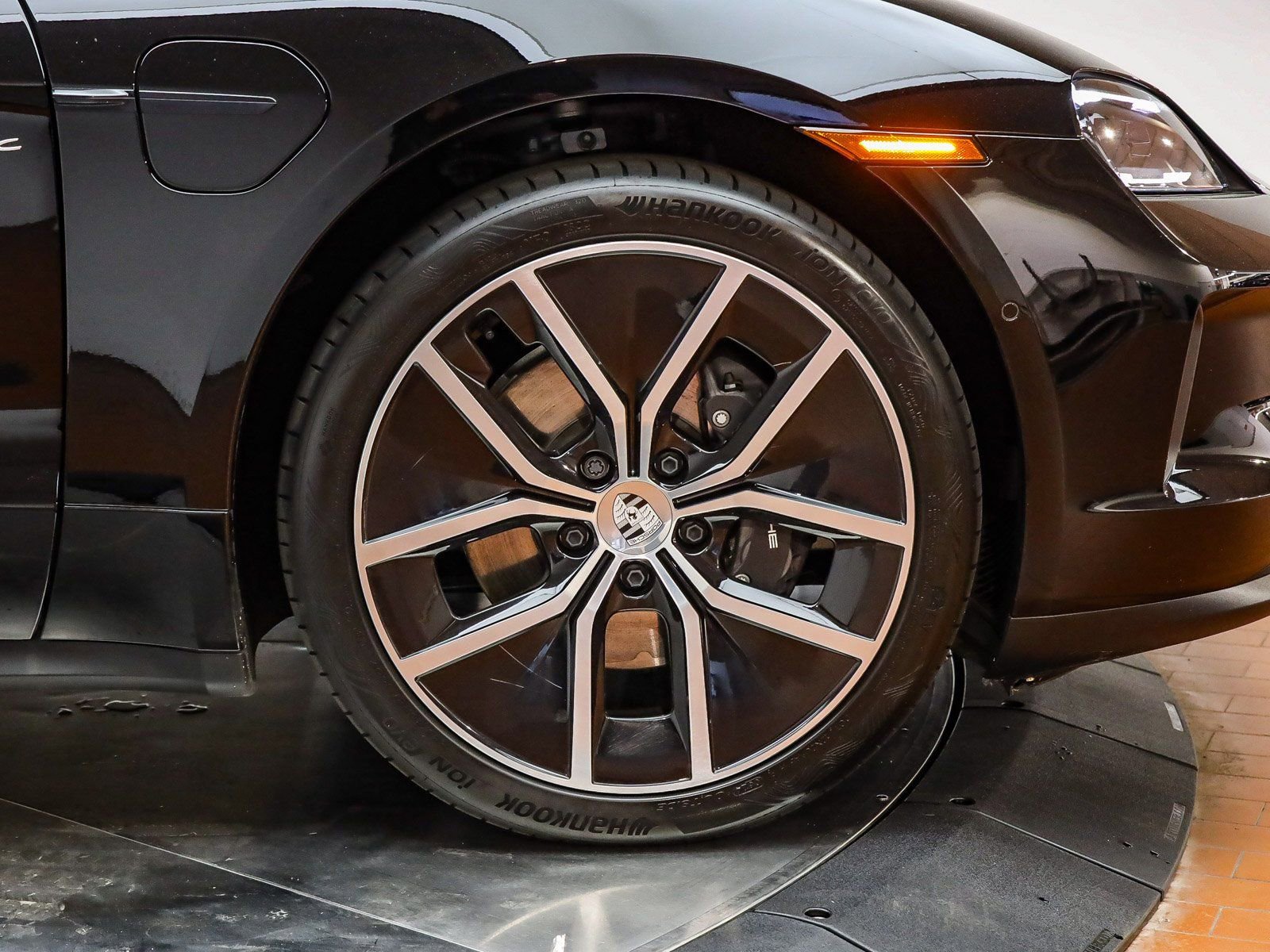Certified 2025 Porsche Taycan RWD image 13