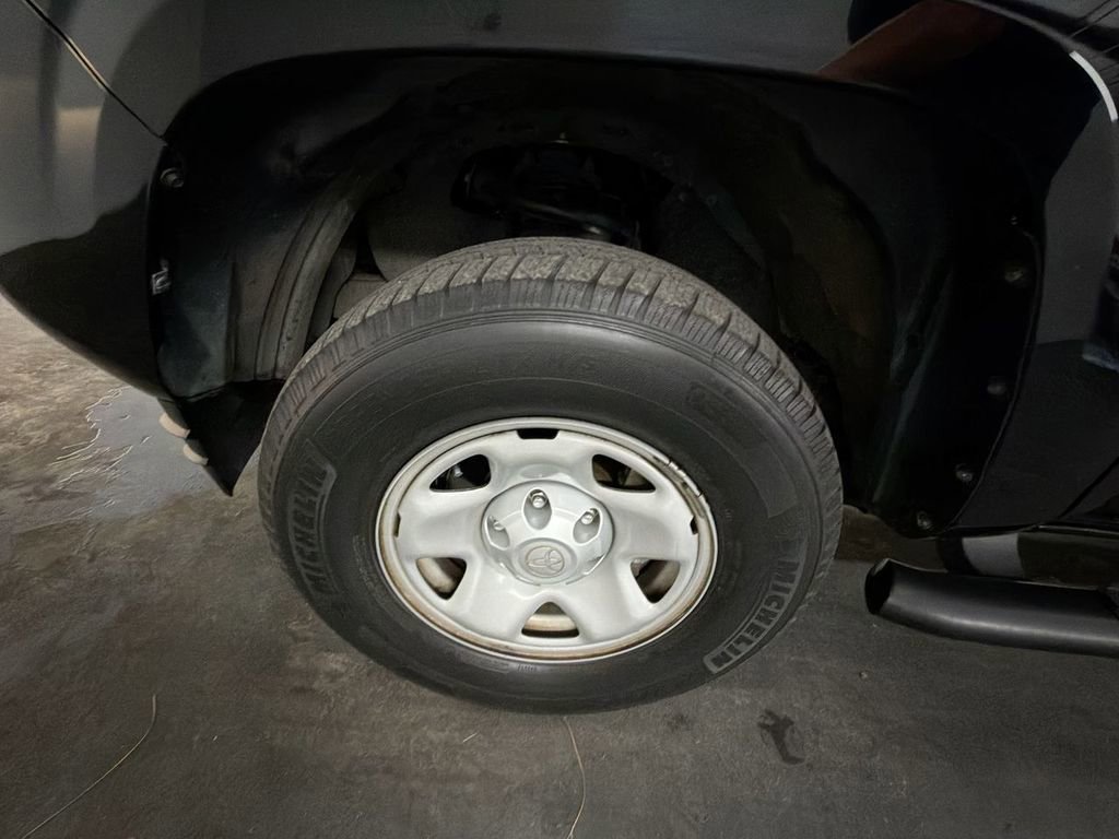 Used 2017 Toyota Tacoma SR w/ SR Convenience Package image 29