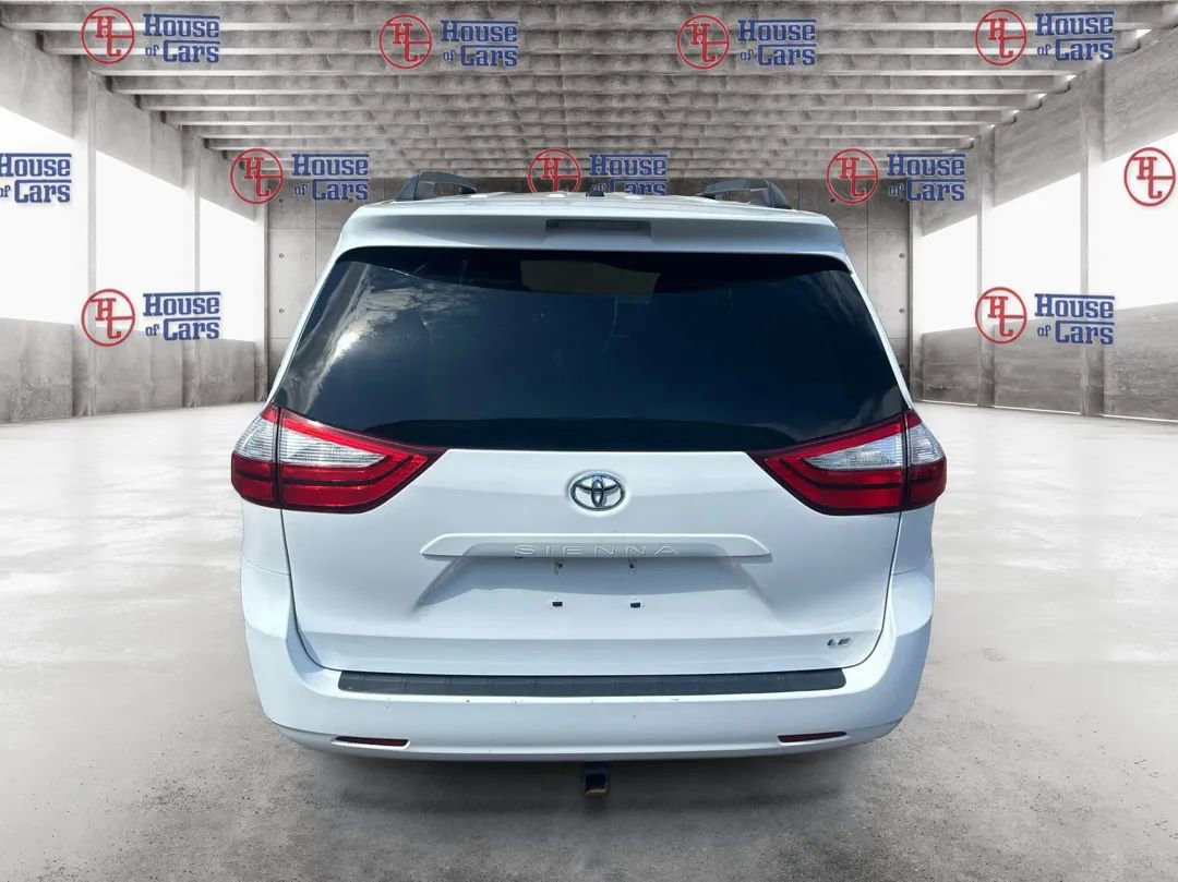 Used 2016 Toyota Sienna LE FWD image 6