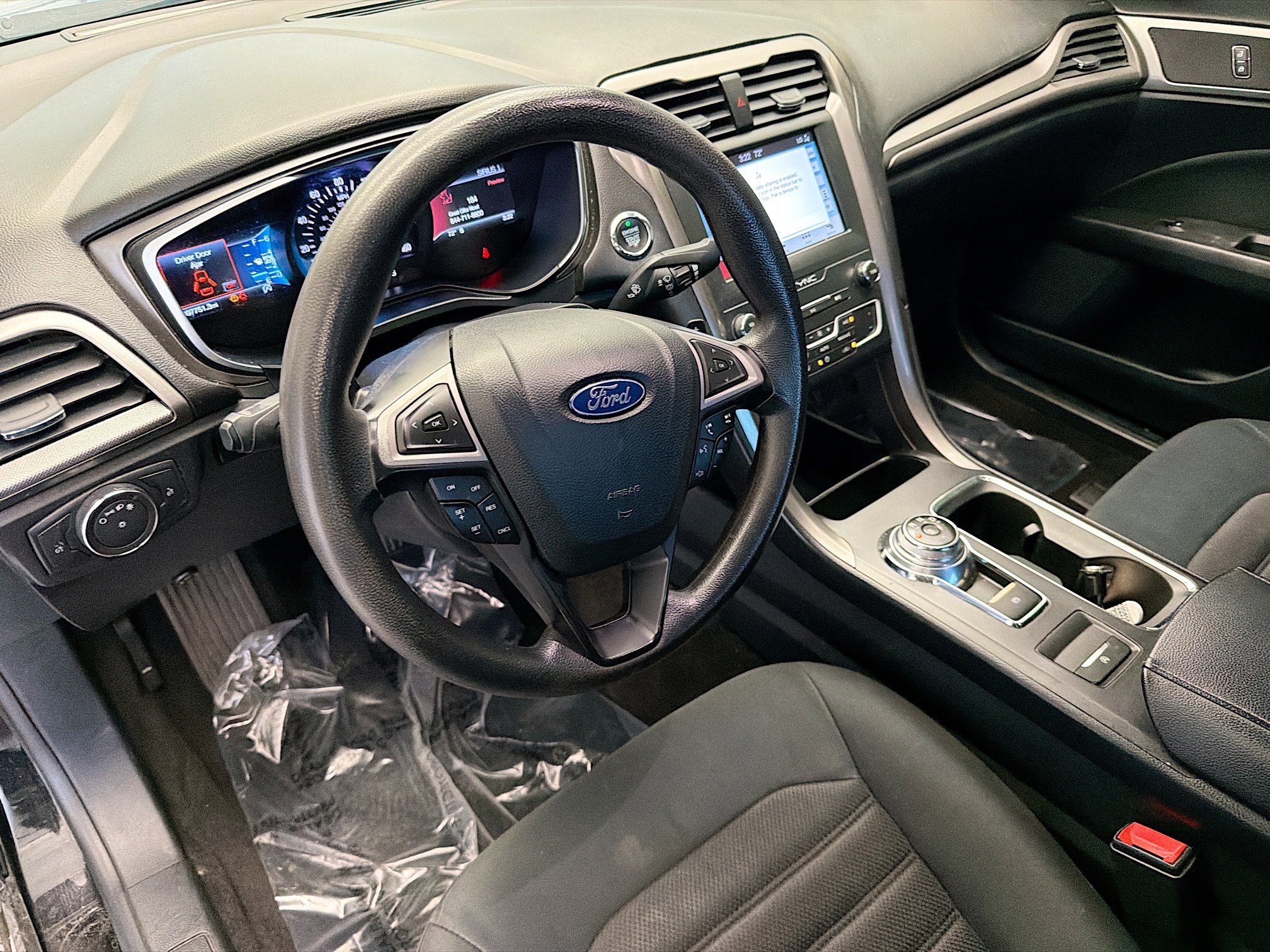 Used 2019 Ford Fusion SE image 7