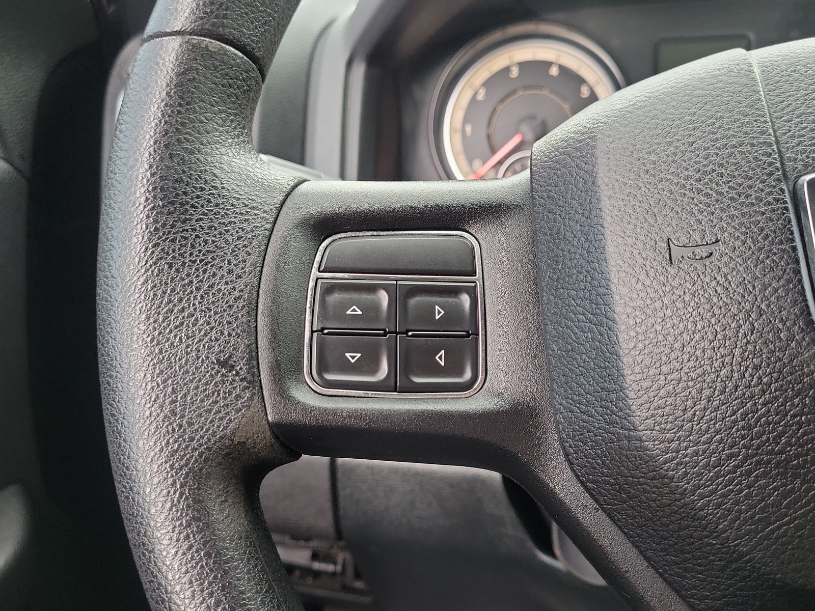 Used 2017 RAM 1500 Classic SLT RWD image 22