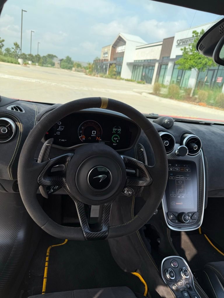 Used 2020 McLaren 600LT Spider RWD image 35