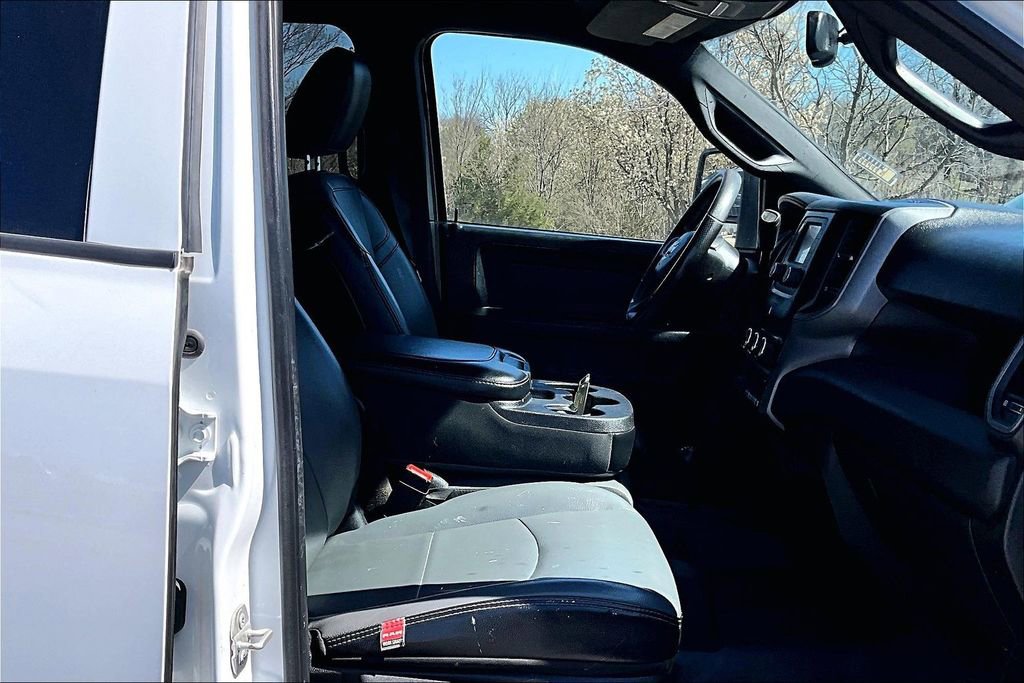 Used 2024 RAM 3500 Tradesman w/ Chrome Appearance Group image 7