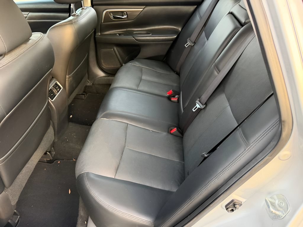 Used 2015 Nissan Altima 3.5 SL FWD image 11
