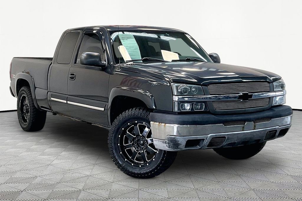 Used 2005 Chevrolet Silverado 1500 LS w/ Light Duty Power Package AWD/4WD image 3