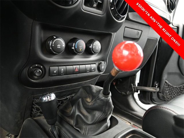 Used 2012 Jeep Wrangler Unlimited Sahara image 20