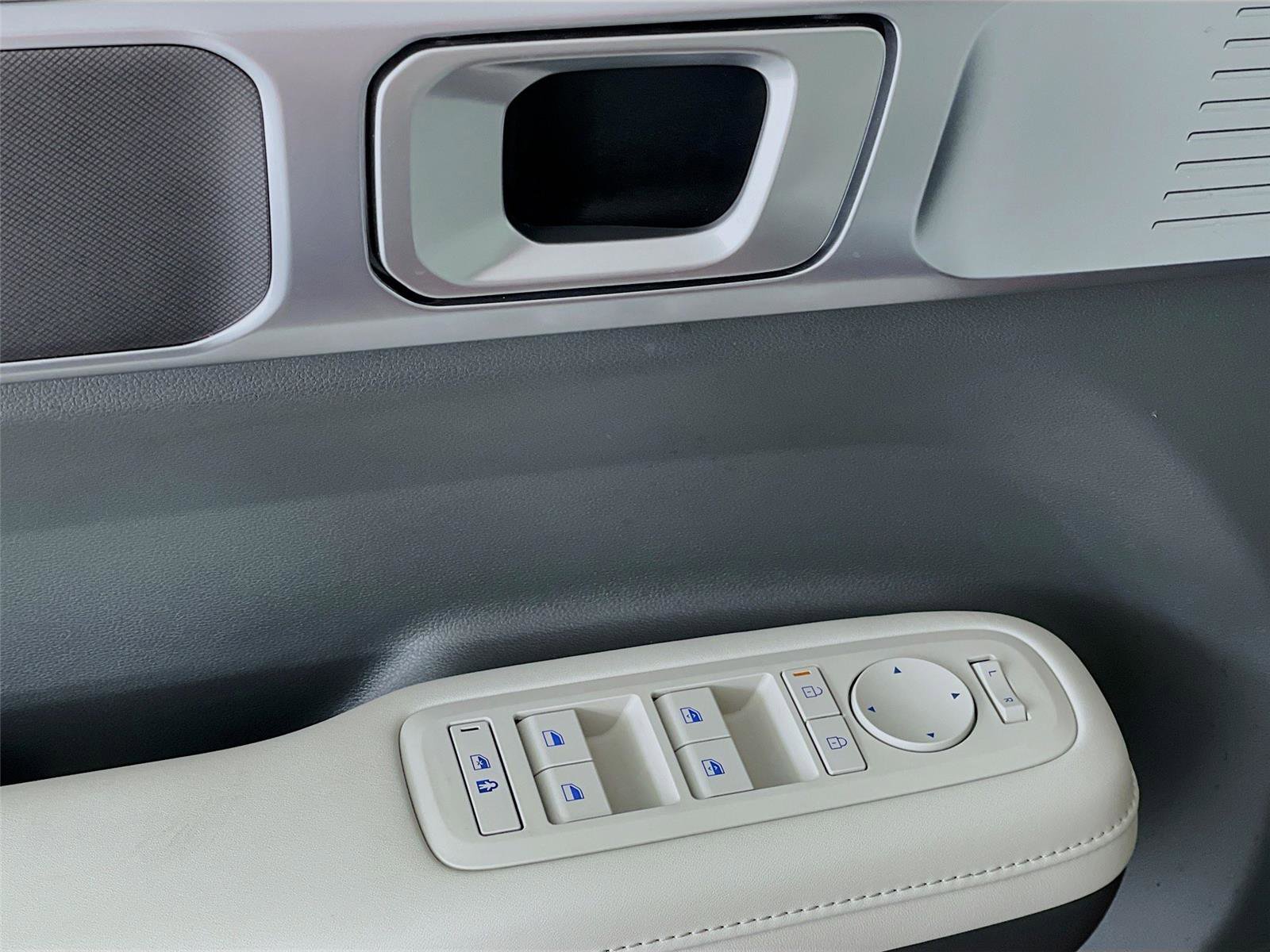 Certified 2025 Hyundai Santa Fe SEL FWD image 21