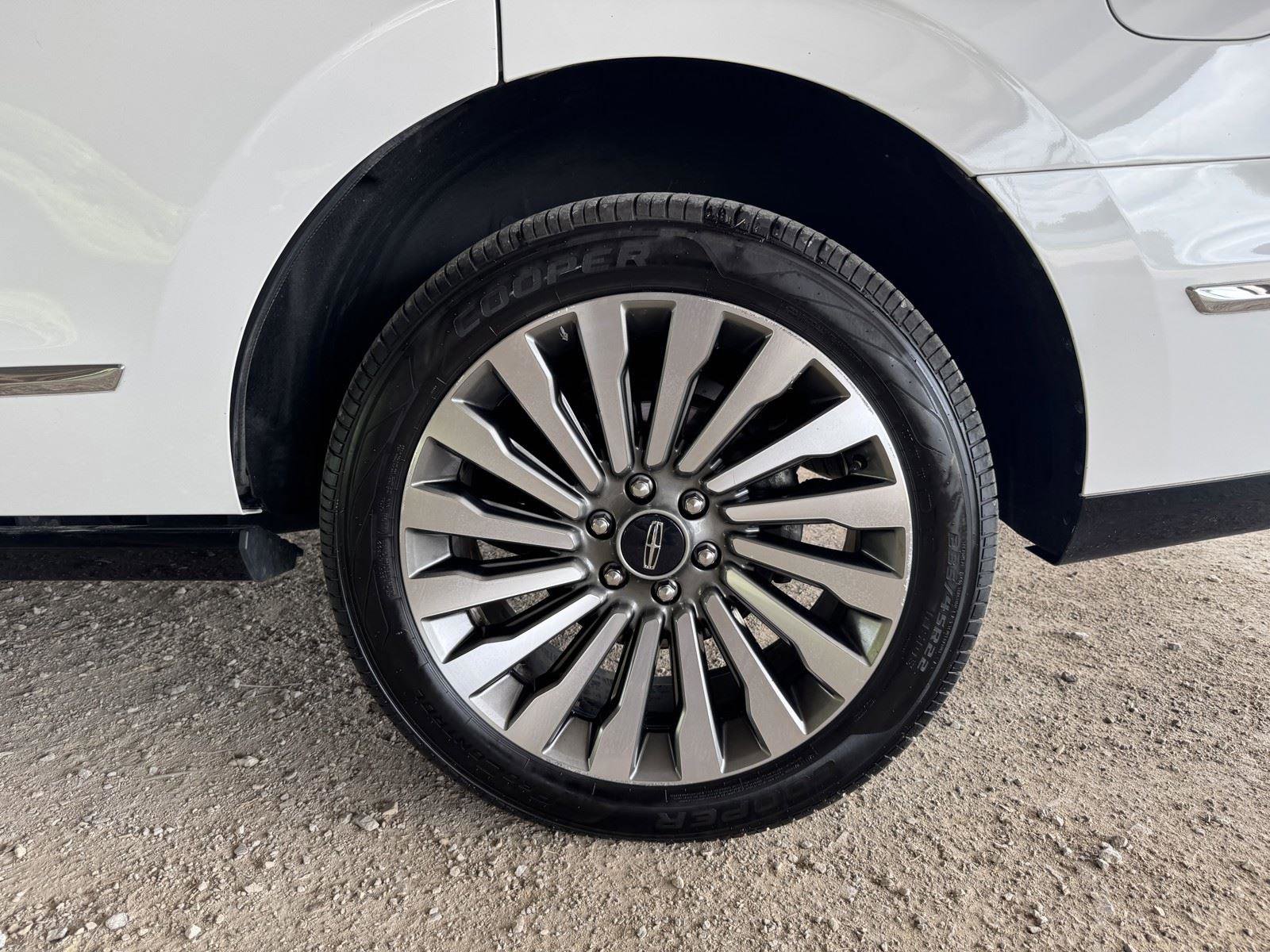 Used 2021 Lincoln Navigator Reserve w/ Luxury Package AWD/4WD image 49