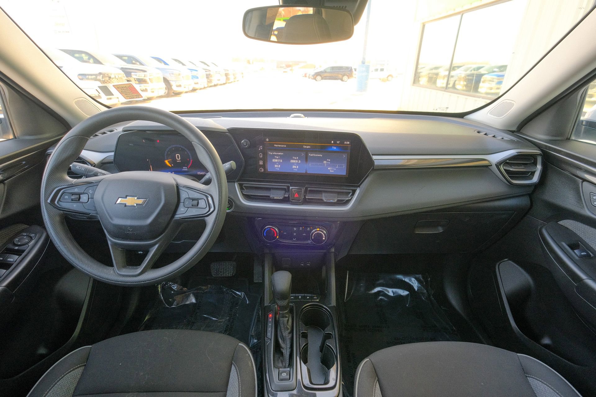 Used 2025 Chevrolet TrailBlazer LT image 32