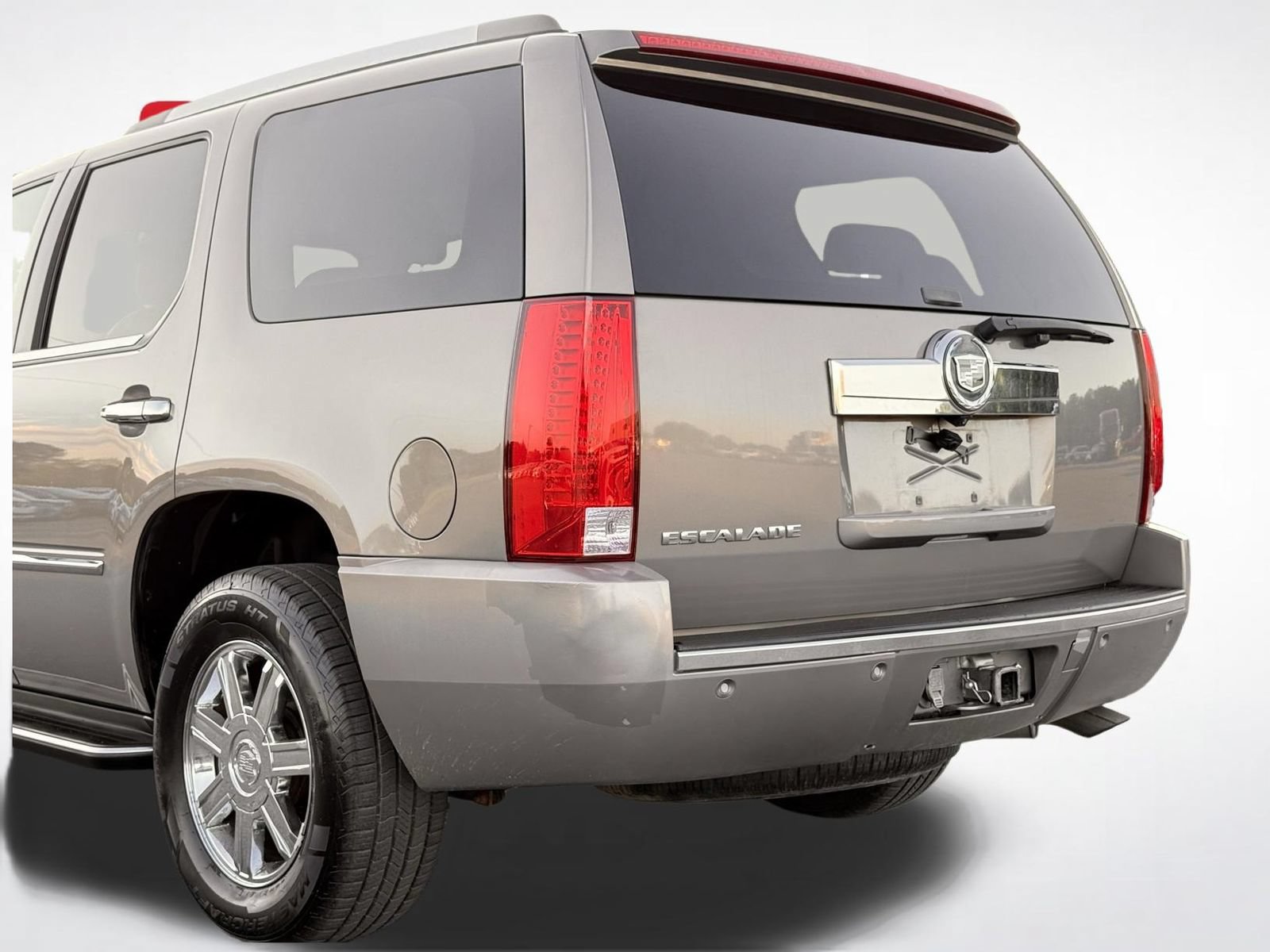Used 2007 Cadillac Escalade AWD w/ Information Package image 3