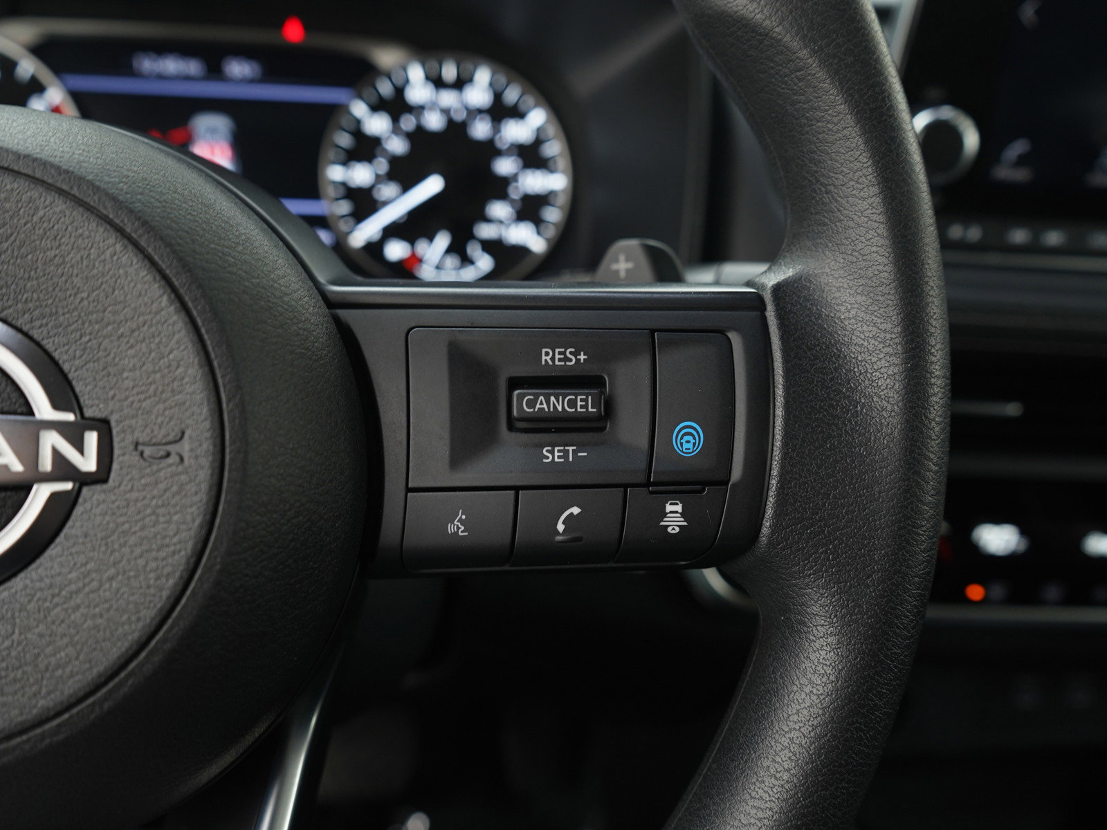Used 2024 Nissan Rogue SV FWD image 27