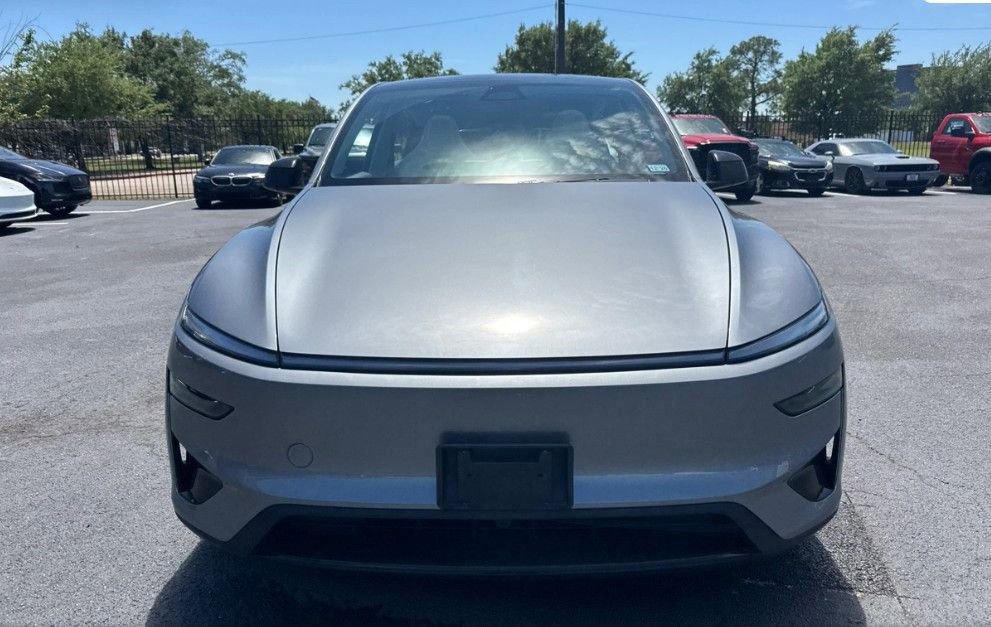 Used 2026 Tesla Model Y Performance image 2