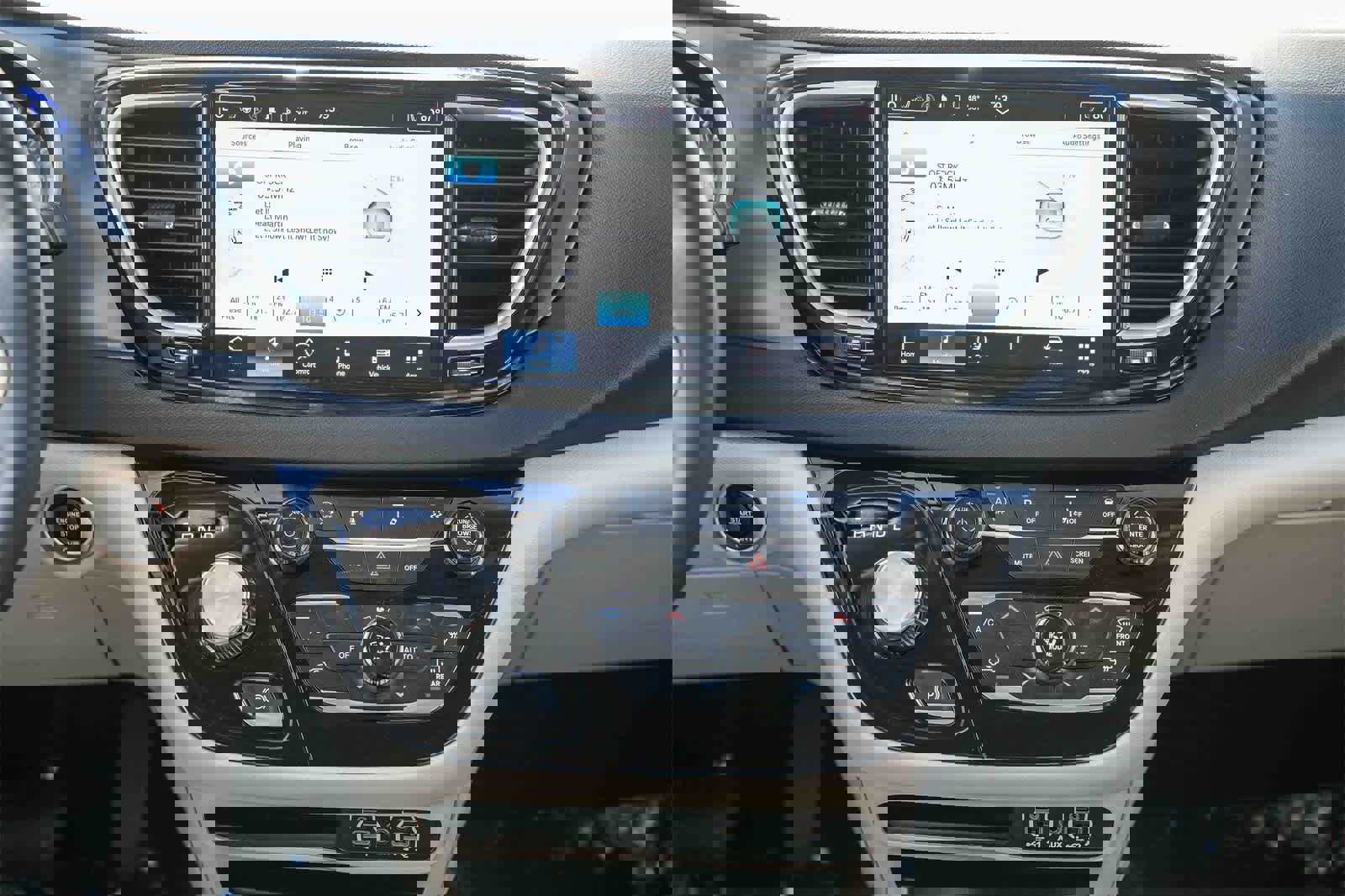 Used 2024 Chrysler Pacifica Touring-L image 13