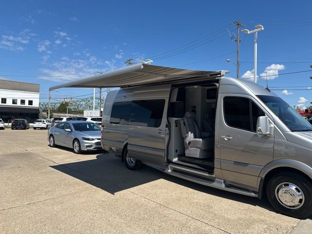Used 2017 Mercedes-Benz Sprinter 3500 image 28