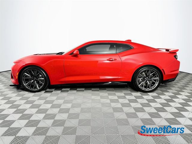 Used 2022 Chevrolet Camaro ZL1 RWD image 4