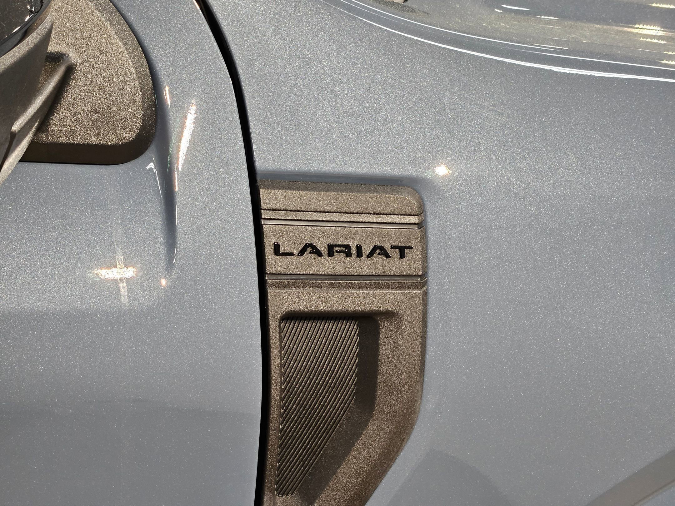 Used 2025 Ford Maverick Lariat w/ Black Appearance Package AWD/4WD image 38