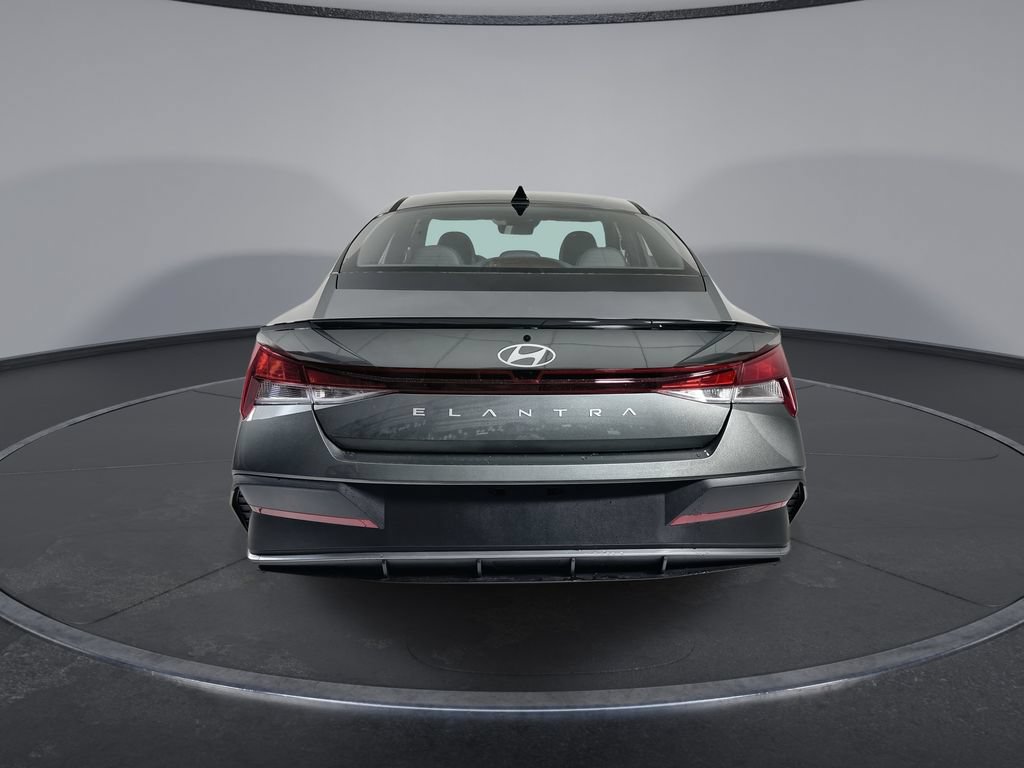 New 2026 Hyundai Elantra SEL Sport FWD image 7