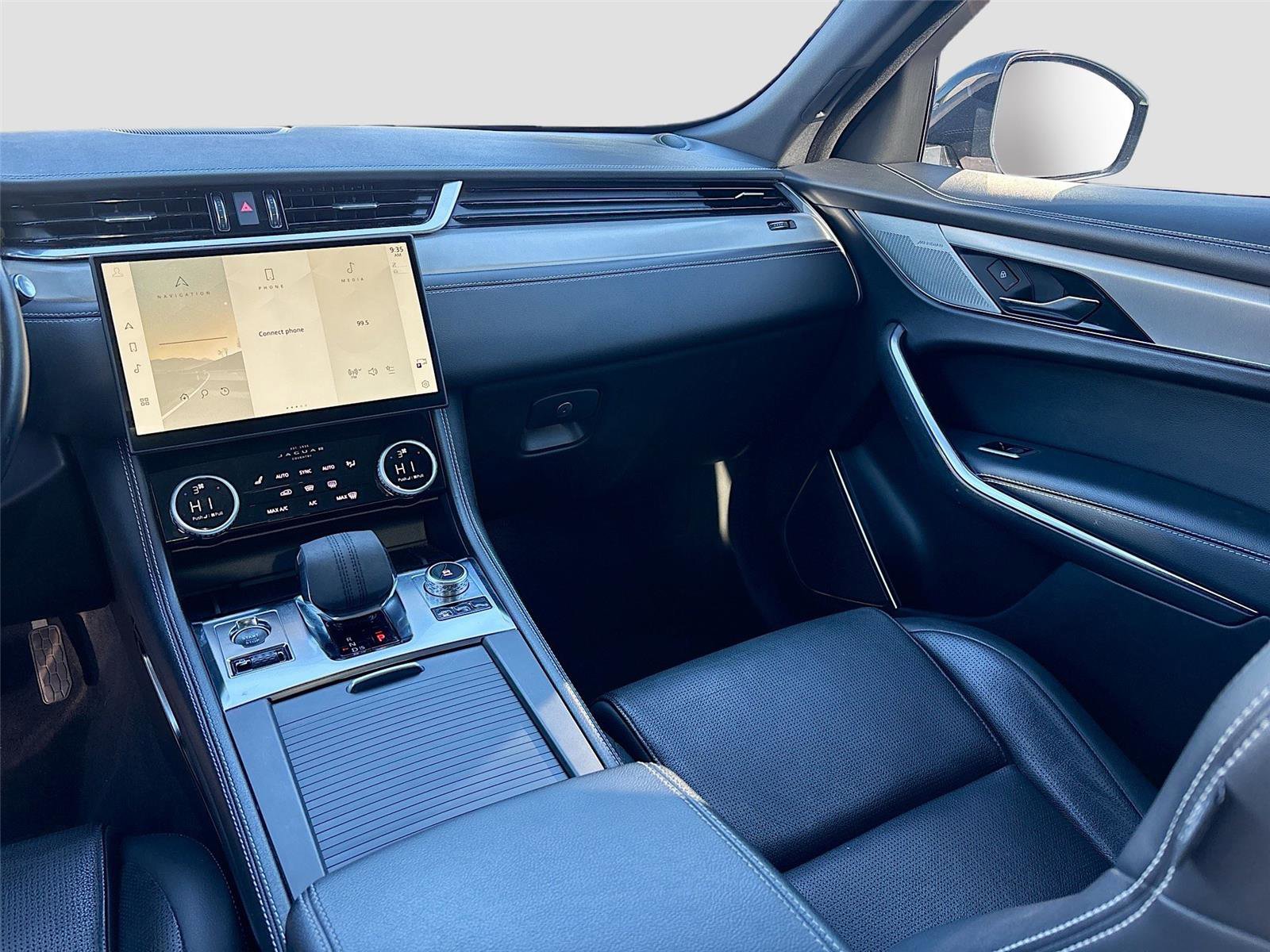 Used 2024 Jaguar F-PACE R-Dynamic S image 28