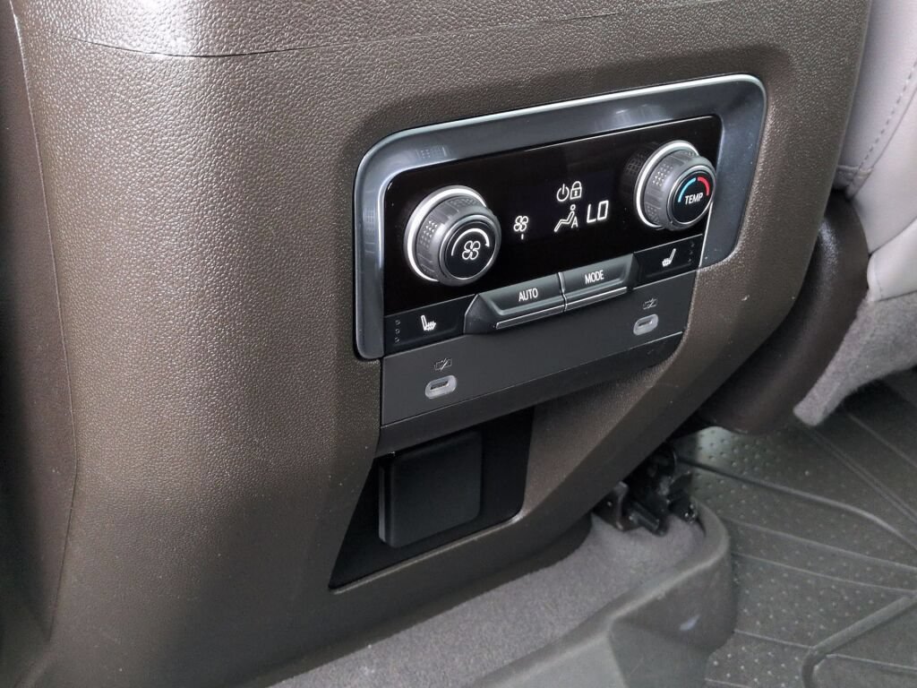 Used 2023 Chevrolet Suburban Z71 w/ Off-Road Capability Package AWD/4WD image 25