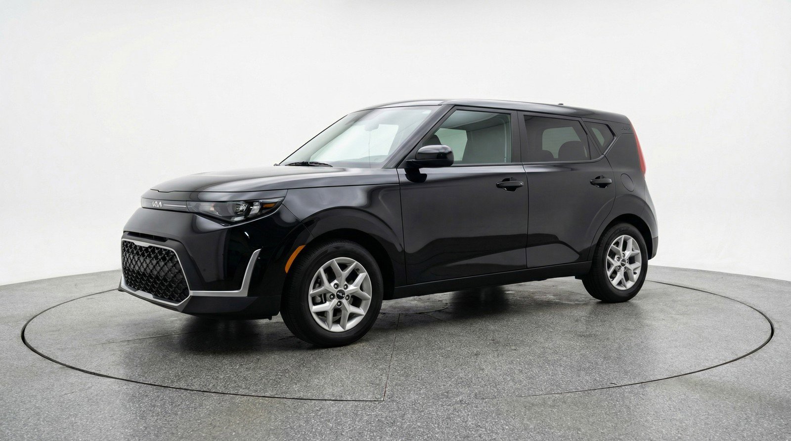Used 2025 Kia Soul LX w/ LX Technology Package FWD image 3