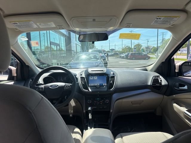 Used 2017 Ford Escape SE w/ Equipment Group 201A AWD/4WD image 10