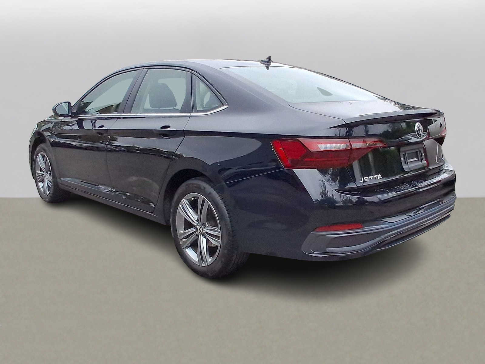 Used 2023 Volkswagen Jetta SE w/ Panoramic Sunroof Package FWD image 28