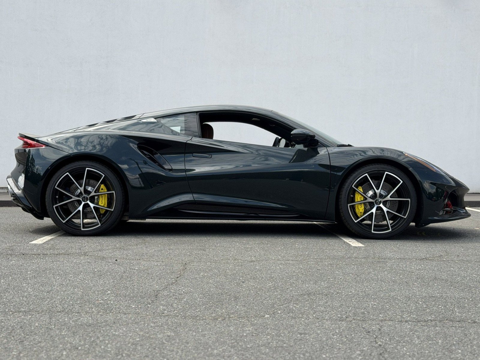 Used 2025 Lotus Emira RWD image 25