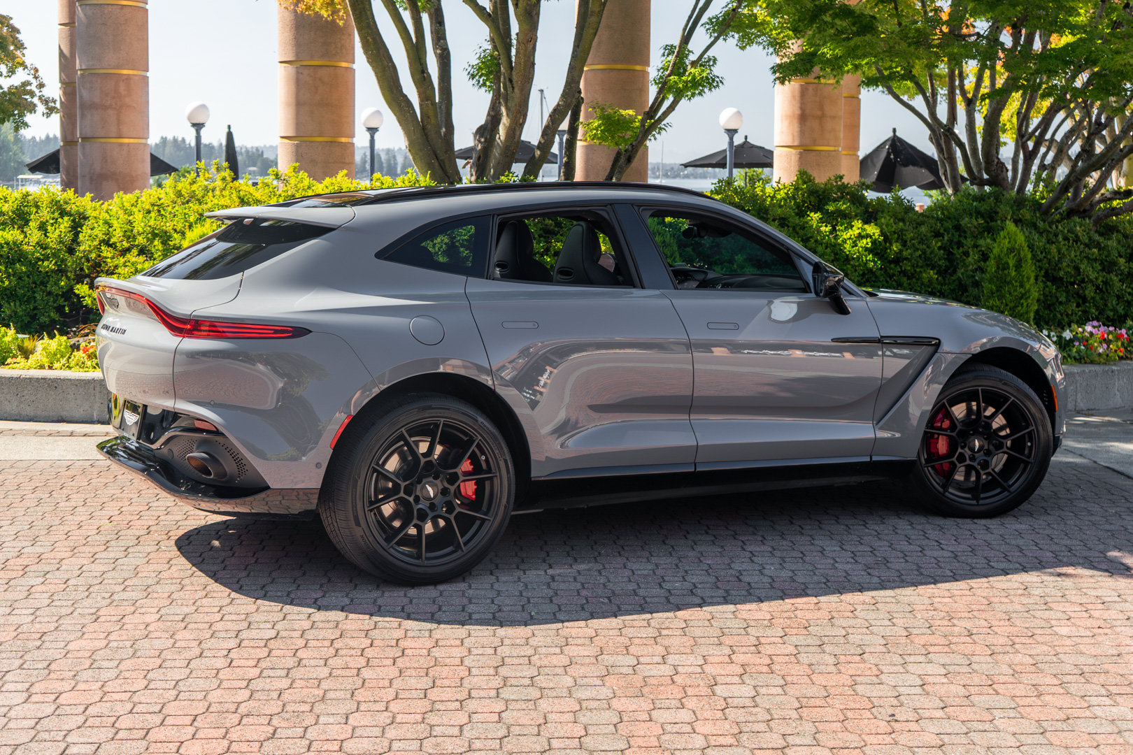 Used 2022 Aston Martin DBX AWD/4WD image 49