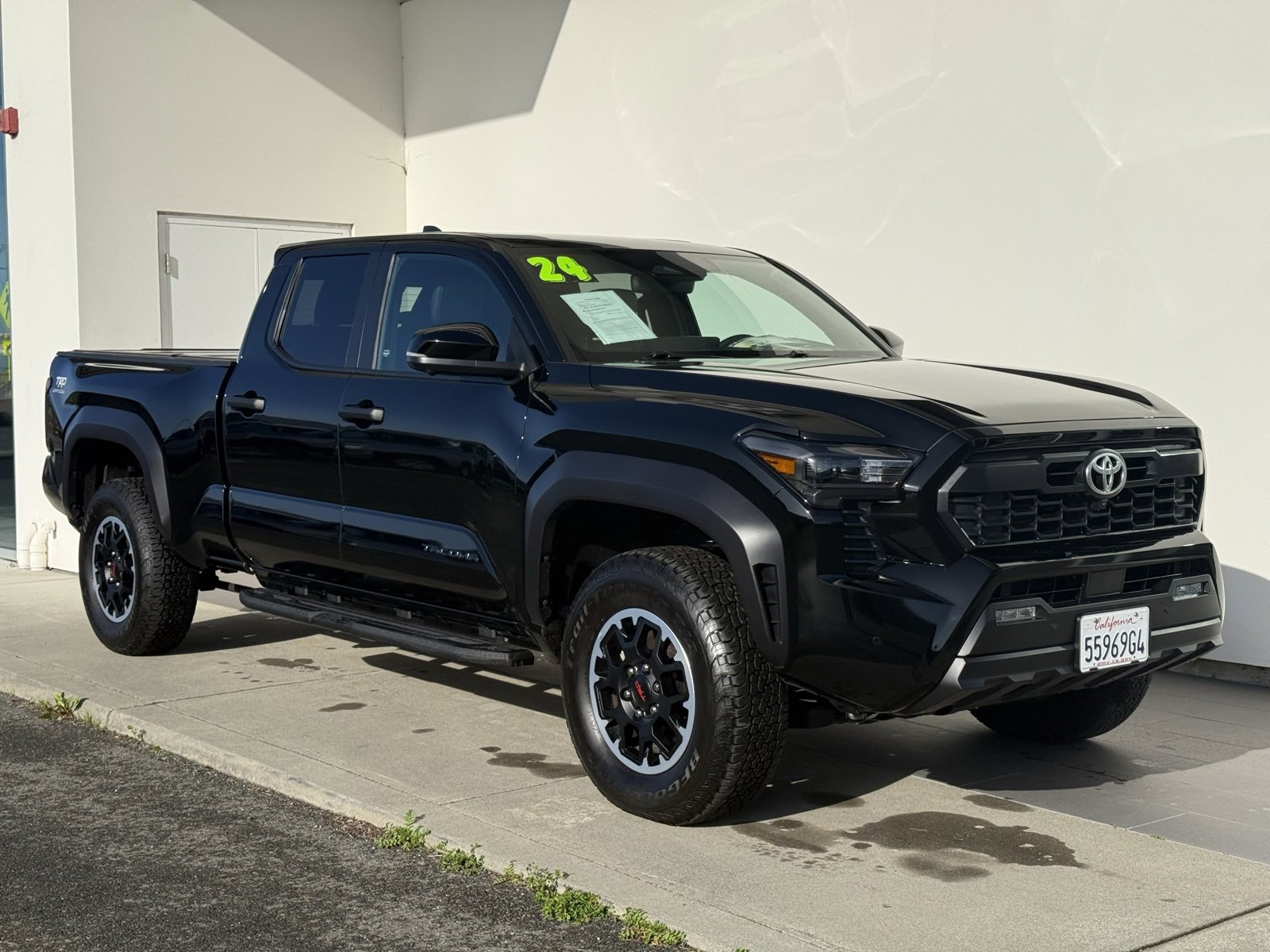 Used 2024 Toyota Tacoma TRD Off-Road w/ TRD Off Road Premium Package image 1