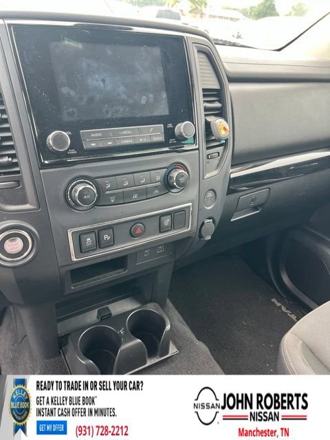 Used 2024 Nissan Titan SV RWD image 11