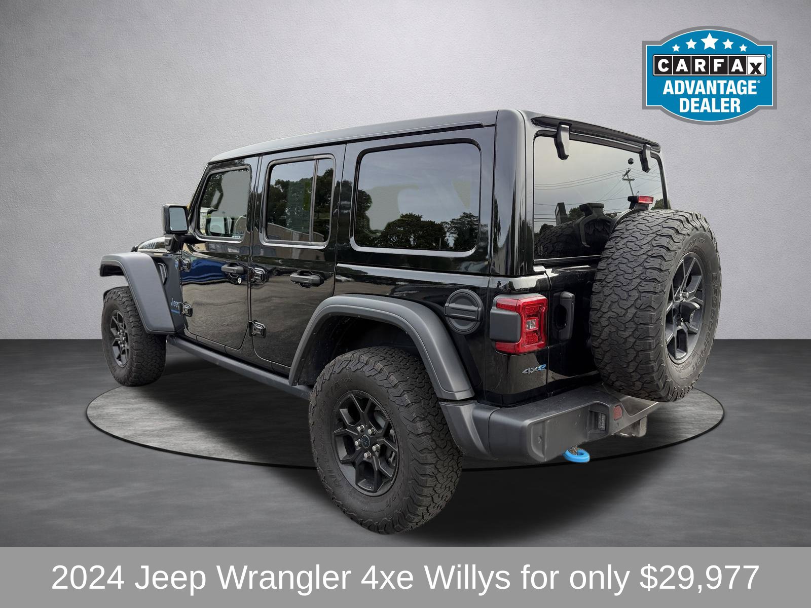 Used 2024 Jeep Wrangler Unlimited AWD/4WD image 3