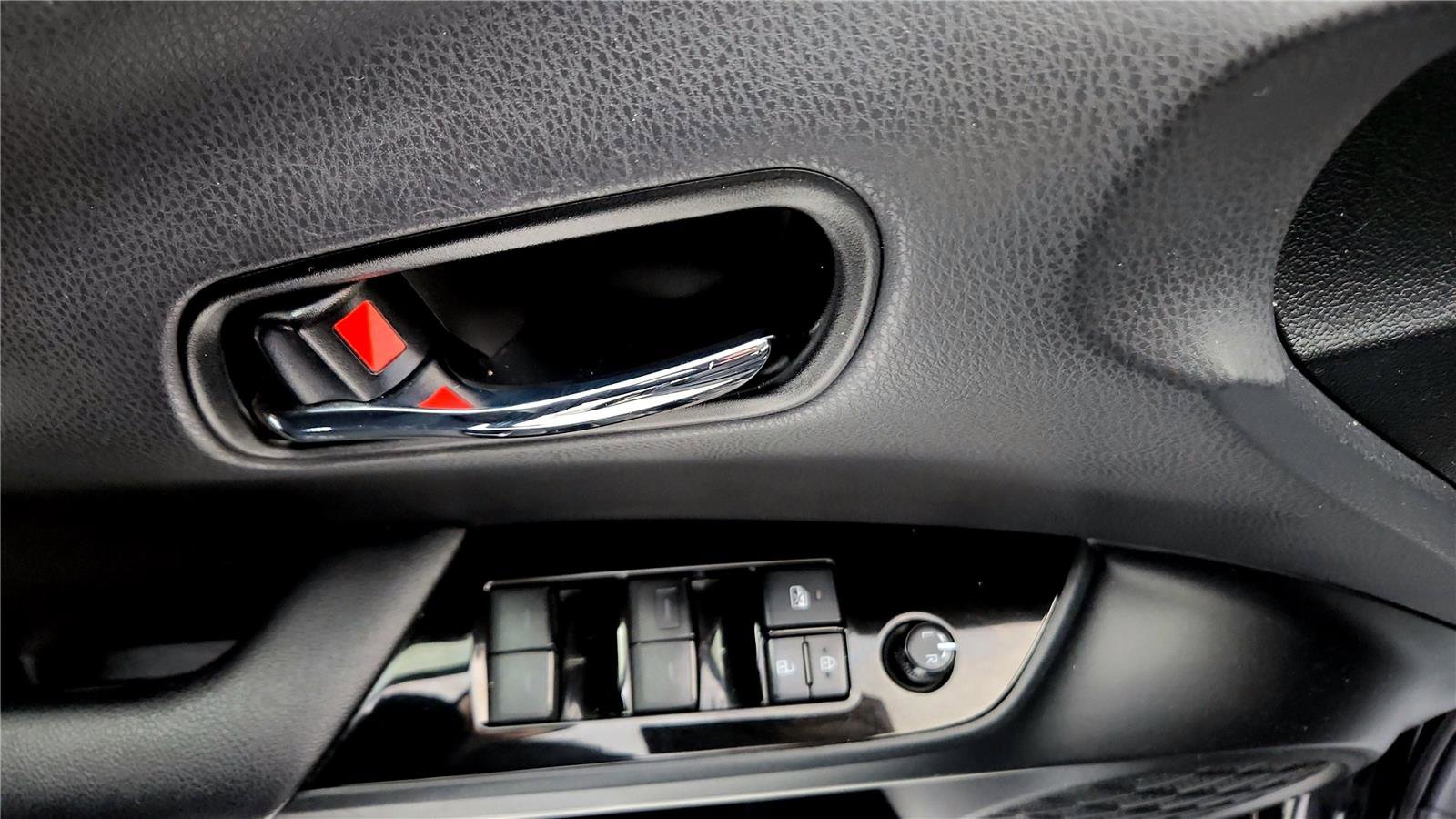 Certified 2019 Toyota Prius LE image 23