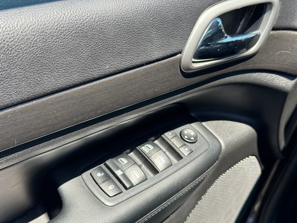Used 2018 Jeep Grand Cherokee Altitude AWD/4WD image 9