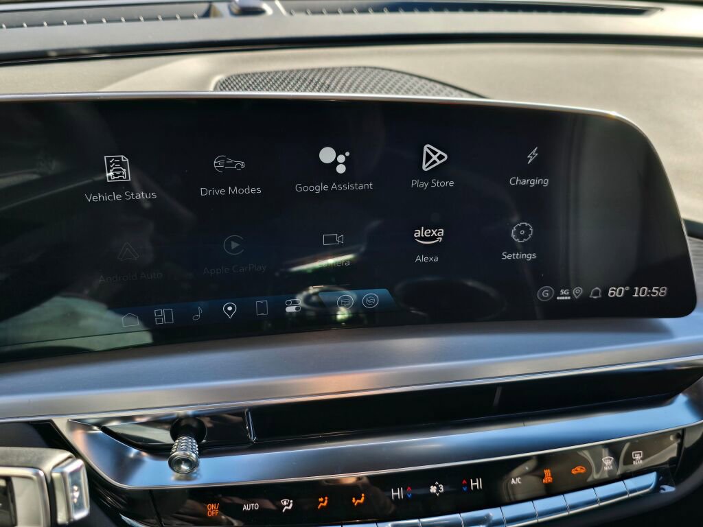 New 2025 Cadillac Lyriq Sport image 25