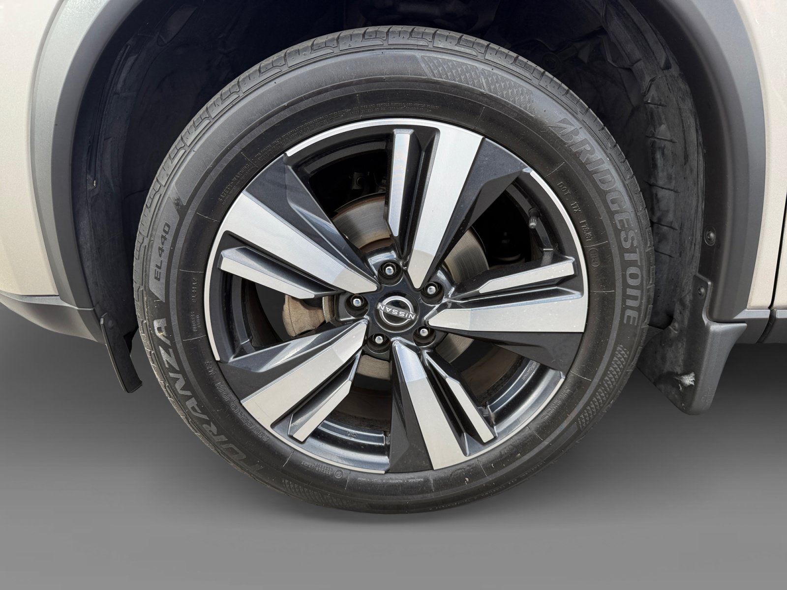 Used 2023 Nissan Rogue SL FWD image 9