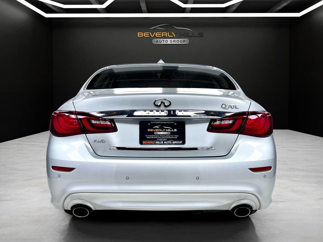Used 2019 INFINITI Q70 L 3.7 AWD/4WD image 4