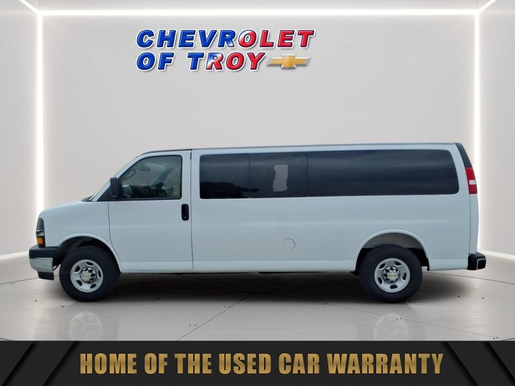 Used 2025 Chevrolet Express 3500 LT w/ LT Preferred Equipment Group RWD image 5