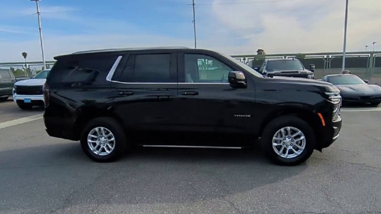 Certified 2025 Chevrolet Tahoe LT AWD/4WD image 9