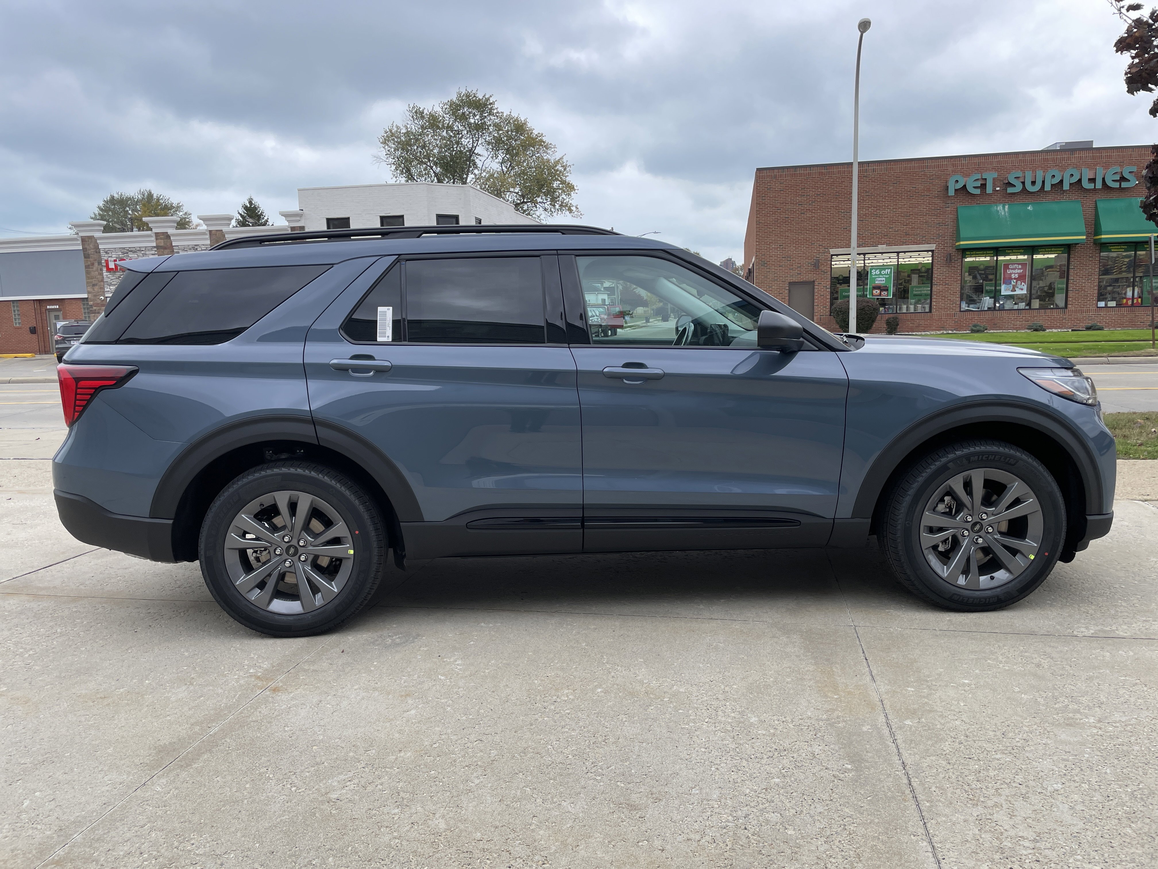 New 2026 Ford Explorer Active image 3