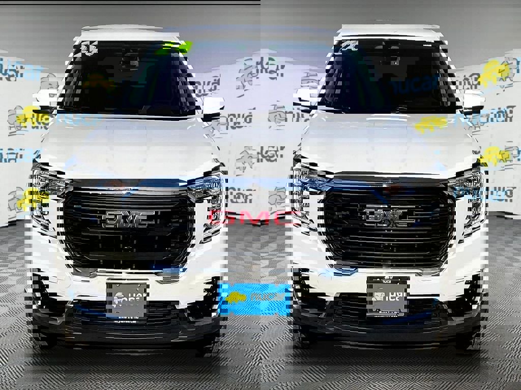 Used 2024 GMC Terrain SLE image 2