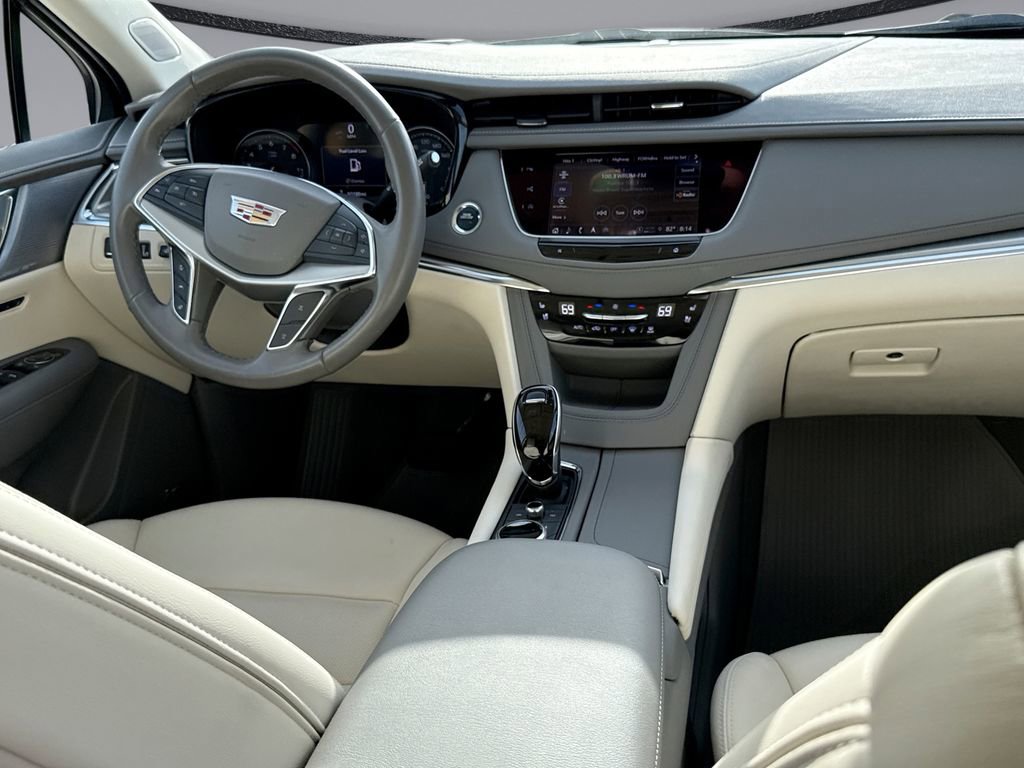 Used 2022 Cadillac XT5 Premium Luxury w/ Technology Package FWD image 19
