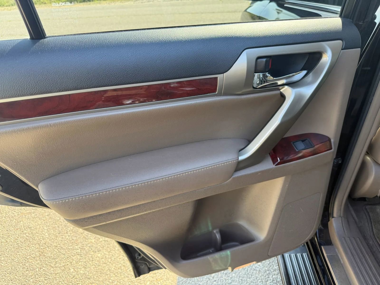 Used 2010 Lexus GX 460 AWD/4WD image 26