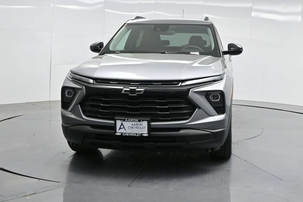 Used 2026 Chevrolet TrailBlazer LT w/ Midnight Edition FWD image 3