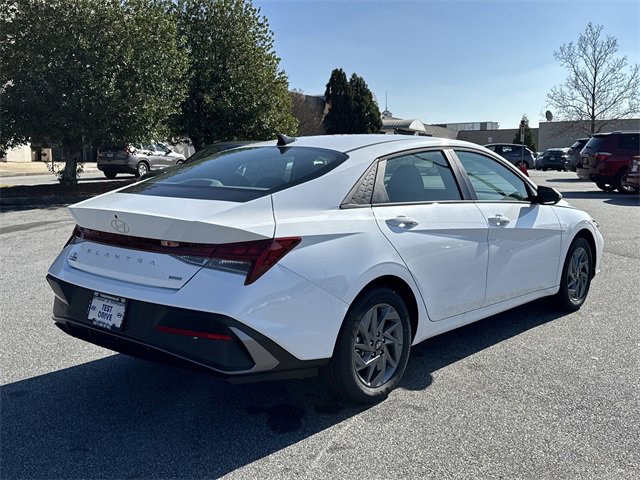 New 2026 Hyundai Elantra Blue image 7