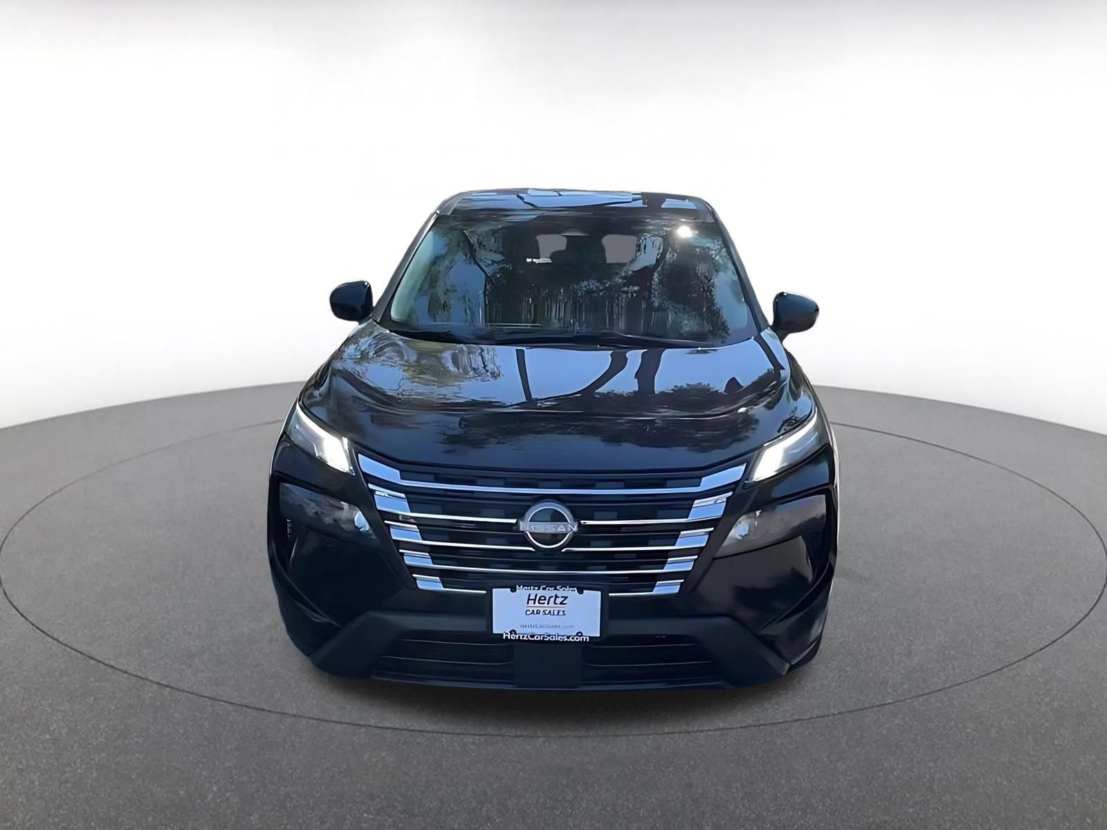 Used 2025 Nissan Rogue SV image 4