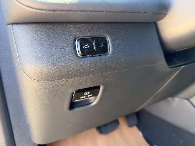 New 2026 Lincoln Navigator Reserve w/ Jet Appearance Package AWD/4WD image 22
