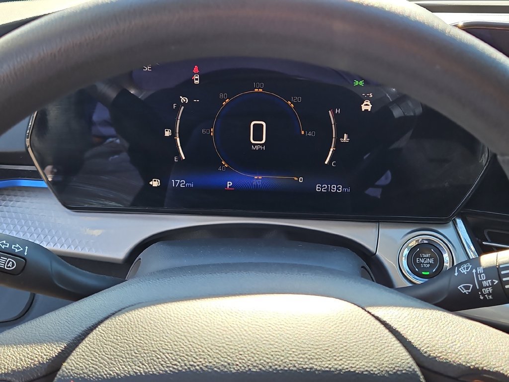 Used 2024 Chevrolet Trax LT FWD image 28