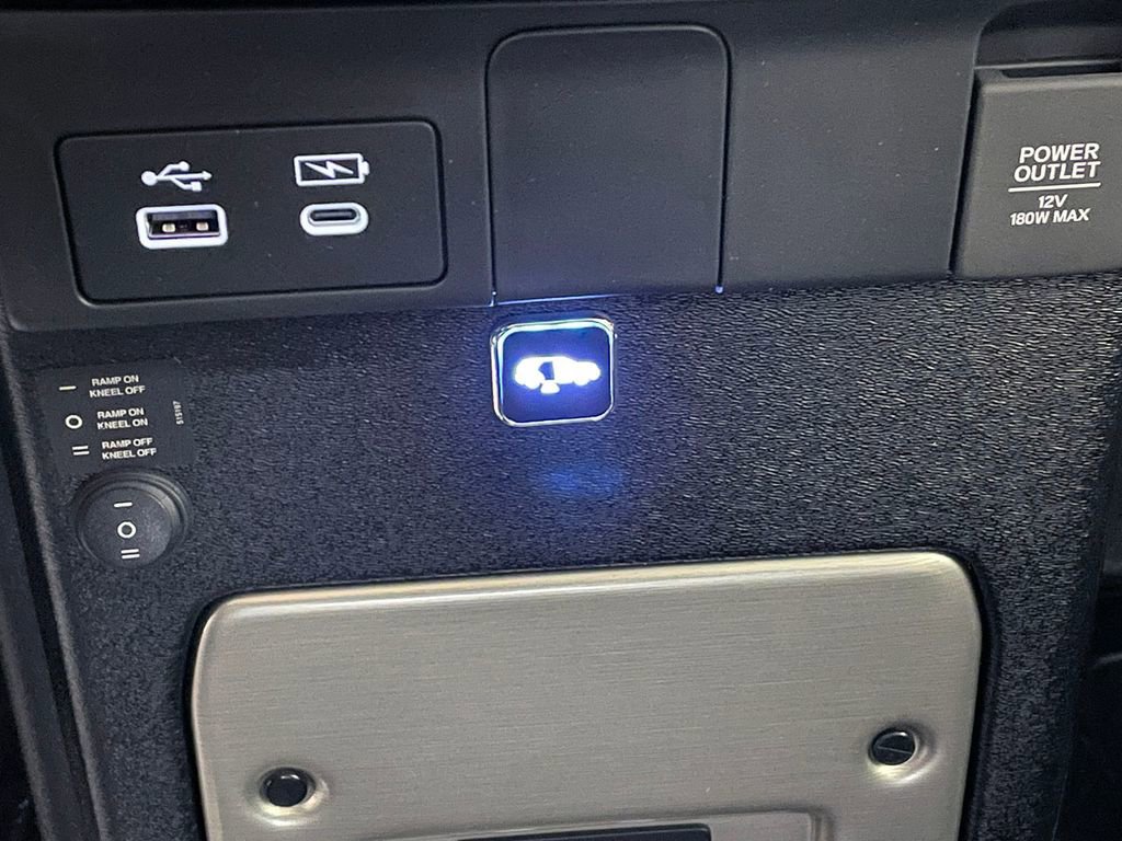 Used 2026 Honda Odyssey EX-L image 37